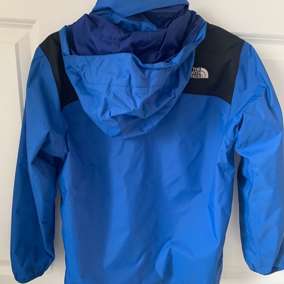 NORTH FACE
 BOYS’ RESOLVE REFLECTIVE JACKET - Picture 4 of 4